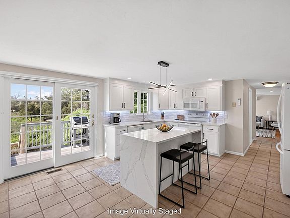 4th image of 36 Pursel Drive