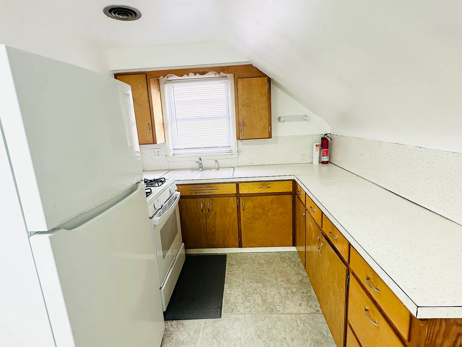 2 bed, $1,225 — Photo 4