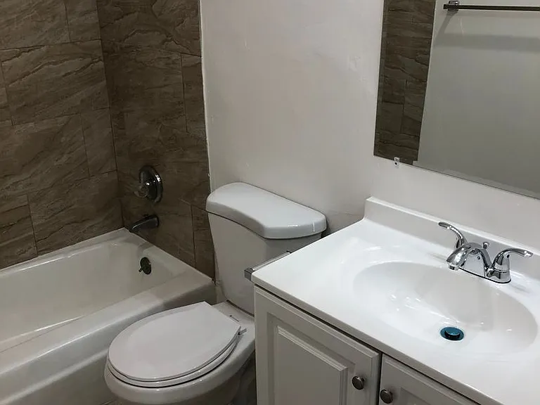 650 Linden Ave — Photo 15