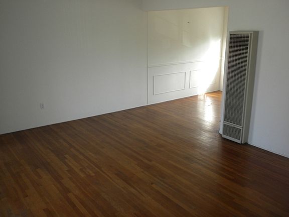 3rd image of 5107 Marlborough Dr