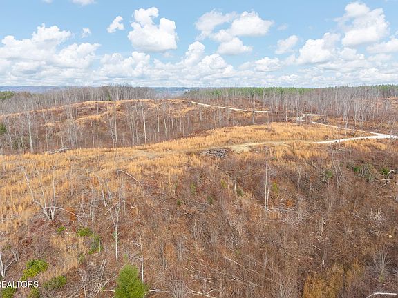 5th image of 149 Aspen Heights Rd