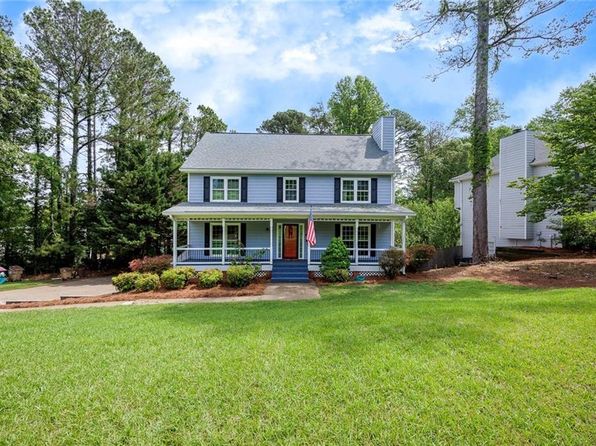4994 Willow Creek Dr, Woodstock, GA 30188
