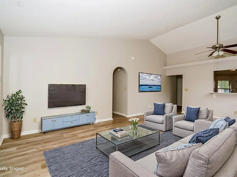 1215 Paul Dr — Photo 4