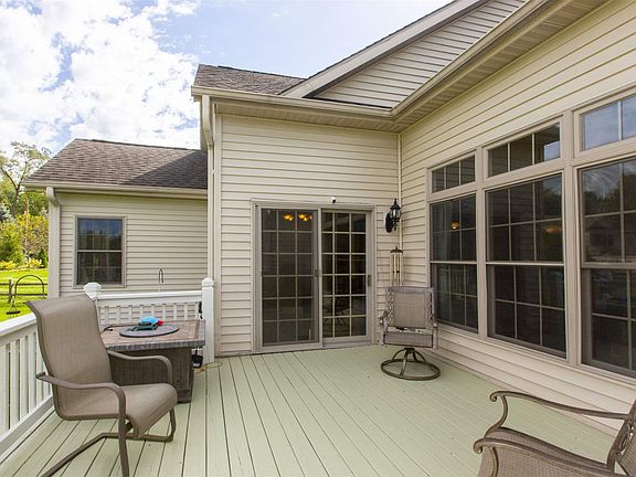3rd image of 18451 Summer Wind Ln