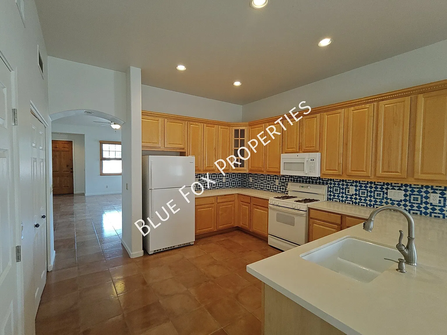 850 N 2nd Avenue — Photo 2