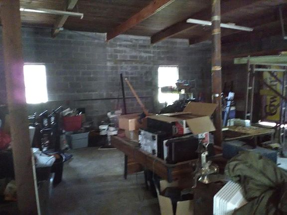 2nd image of 503 E Powell Ln