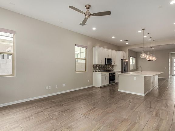 5th image of 2082 E Lantana Dr