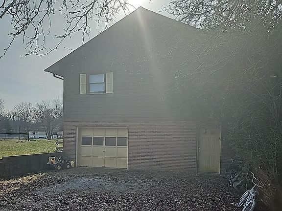 4th image of 241 Holston Terrace Dr