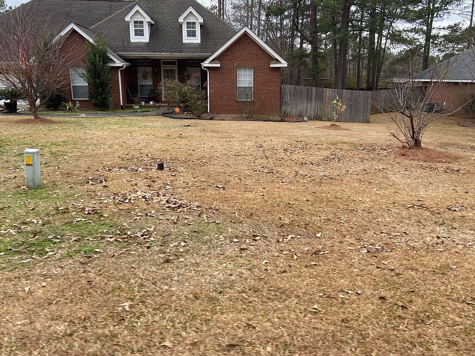 1st image of 124 Pine Ln