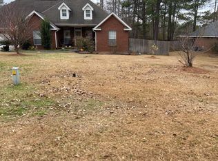 124 Pine Ln, Hattiesburg, MS 39402