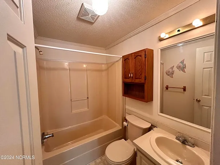 1075 Captains Ct — Photo 21
