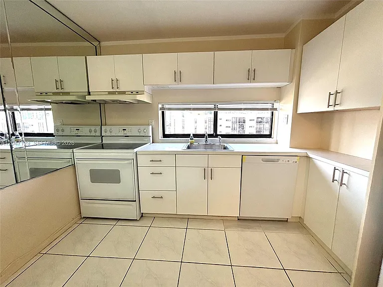 17011 N Bay Rd #1018 — Photo 10