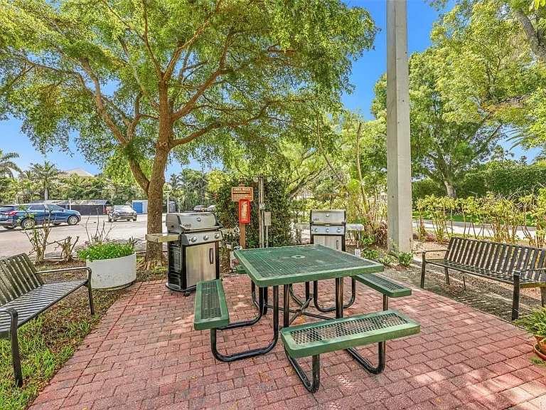 1300 Gulf Shore Blvd N #700 — Photo 28
