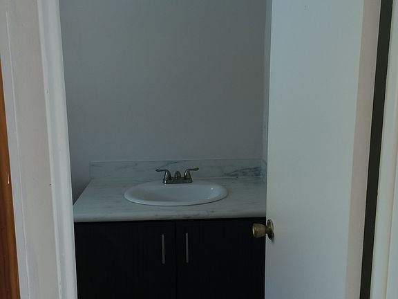 5th image of 1625 SW 122nd Ave #113