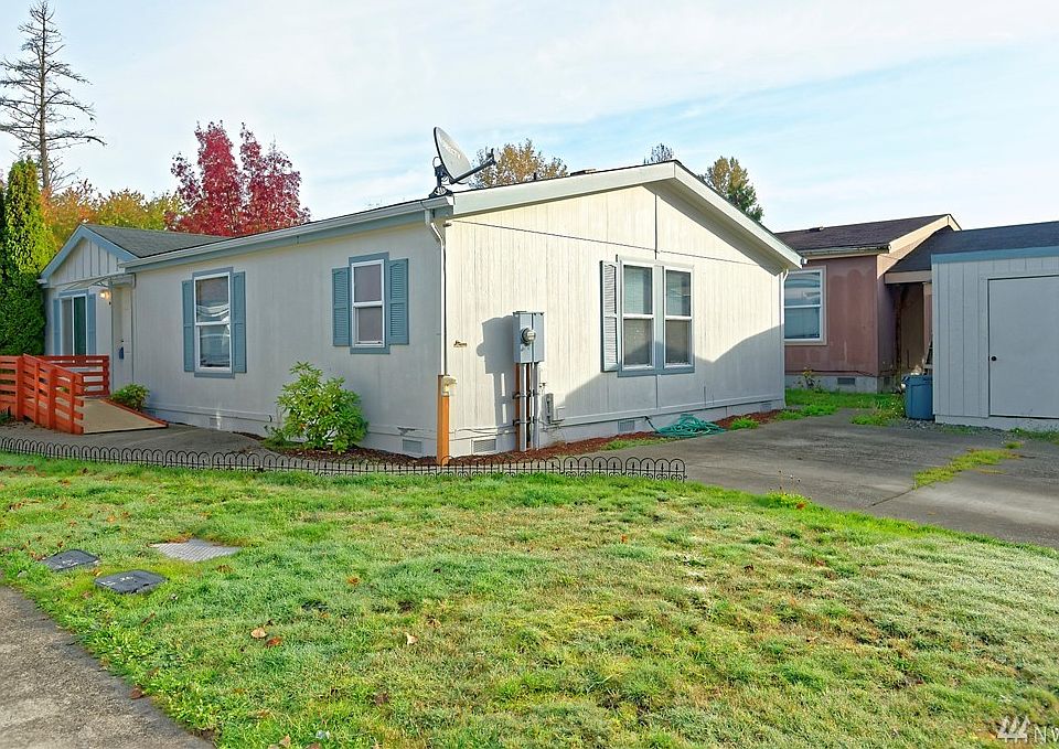 1st image of 10402 137th St E #28