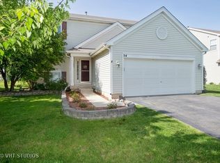 54 Woodland Park Cir, Gilberts, IL 60136