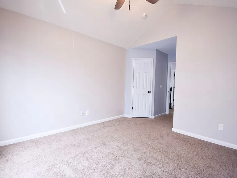 135 Lenoir Dr — Photo 19