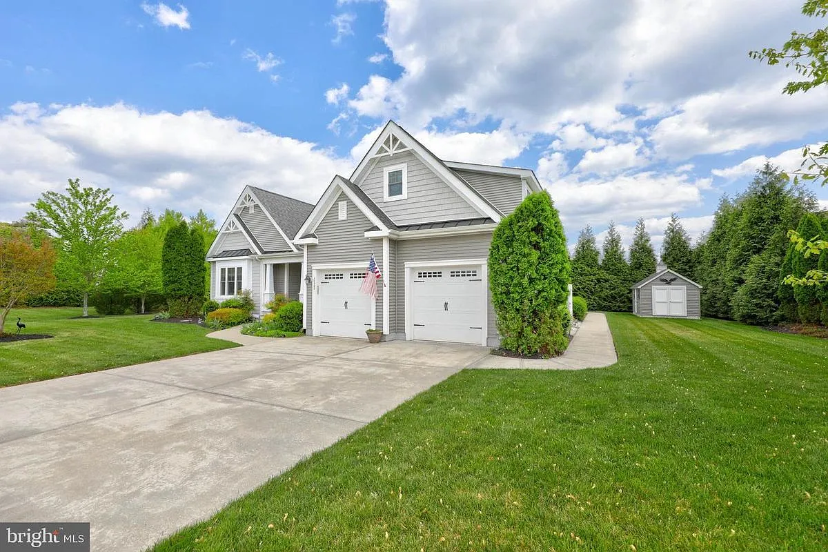 4 bed, 3.5 bath, 2846 sqft, $3,300 — Photo 1