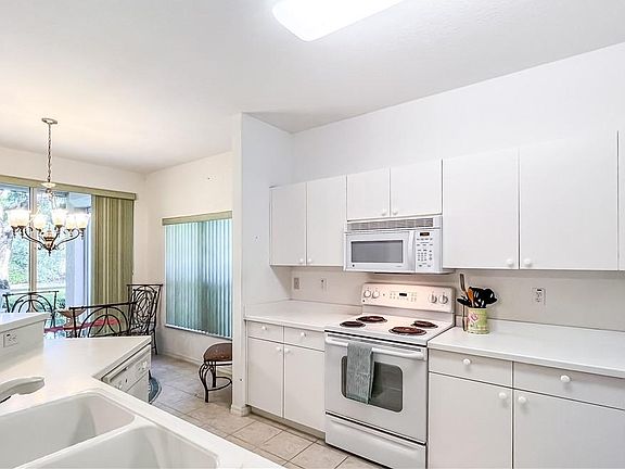 3rd image of 5650 Sherborn Dr APT 102