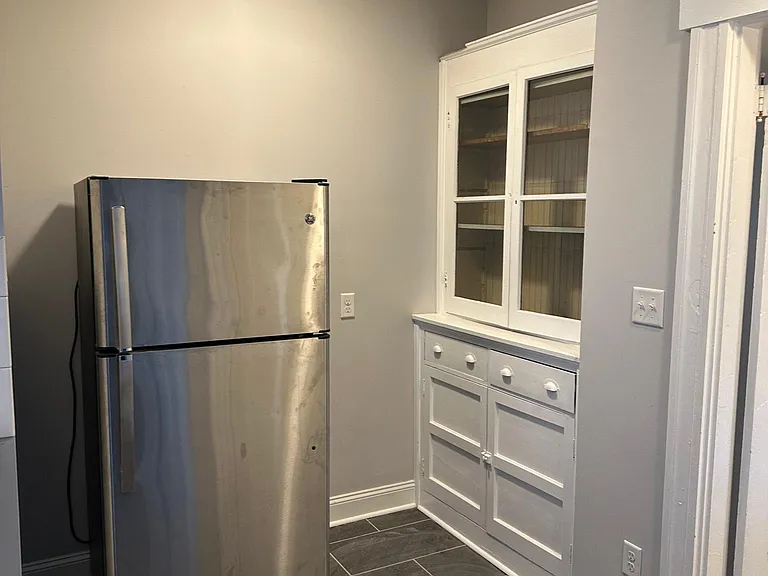 2119 Hudson Ave — Photo 10