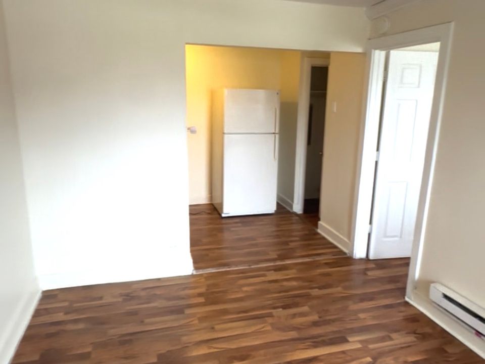 1st image of 15945 Lexington Ave APT 9
