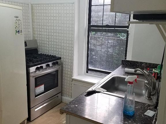 4th image of 3117 Broadway APT 3
