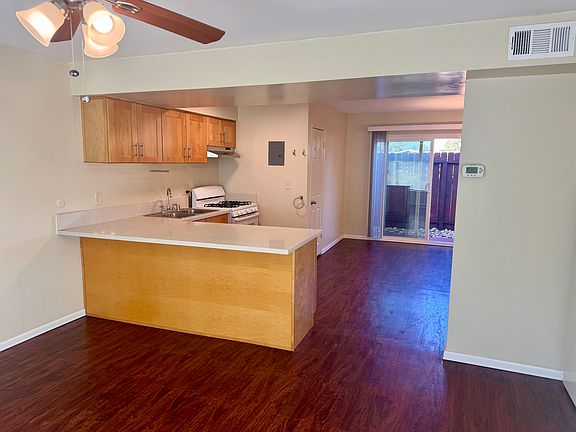 5th image of 2985 Mendoza Dr APT A