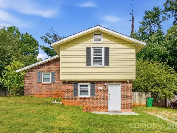 233 Scottie Pl, Charlotte, NC 28217