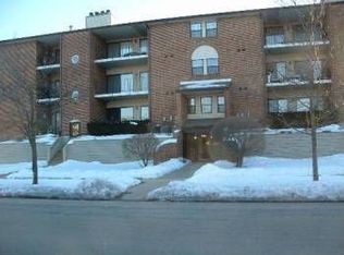 700 Weidner Rd APT 103, Buffalo Grove, IL