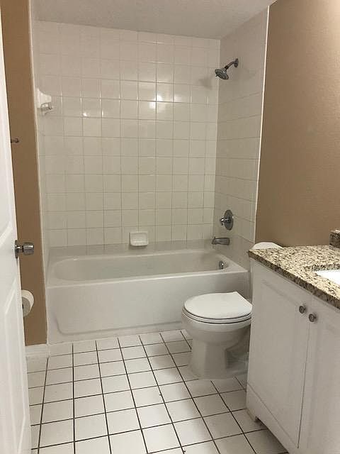 1st image of 533 Villa Del Sol Cir