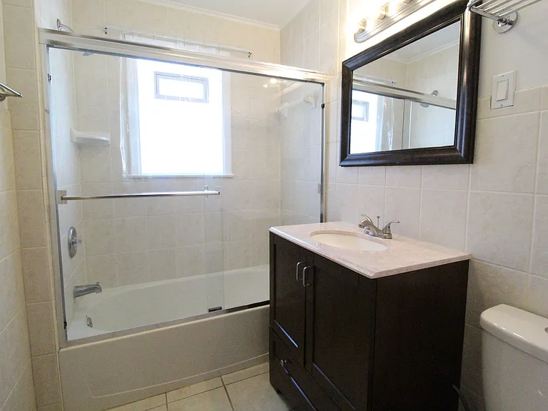 1312 W 39th St #1 — Photo 10
