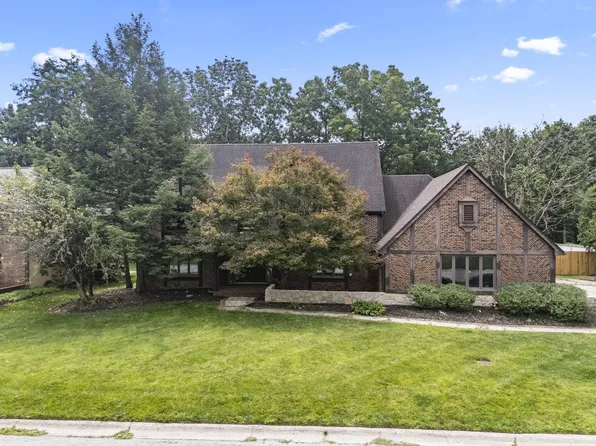 825 Bluffview Dr, Columbus, OH 43235