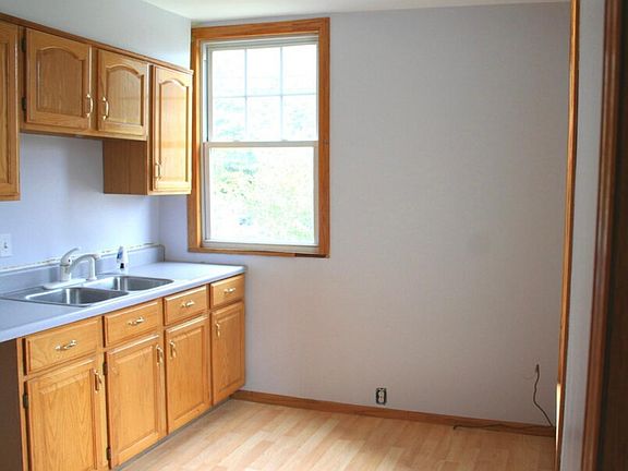 4th image of 2241 Cleneay Ave #1