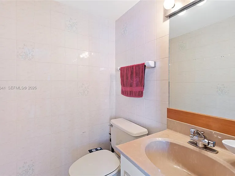 2457 Collins Ave #1602 — Photo 10