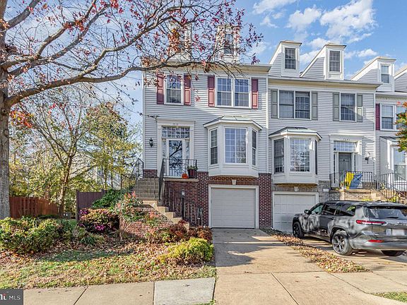 3rd image of 7039 Kings Manor Dr