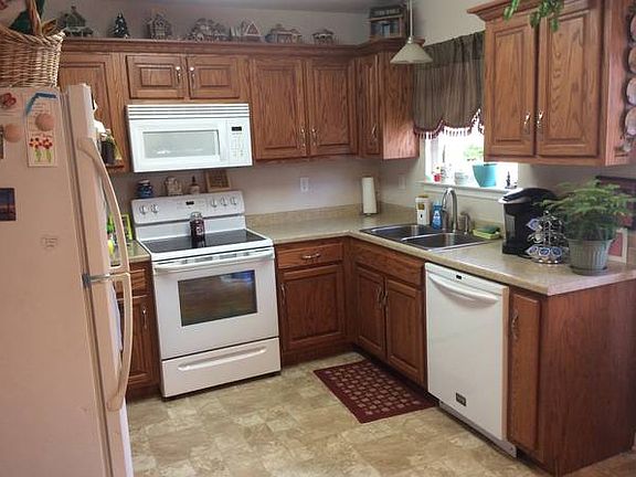 3rd image of 247 Heritage Hills Cir NE