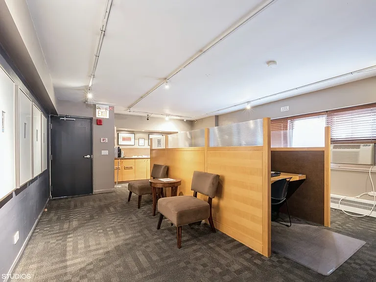 4960 N Marine Dr #214 — Photo 17