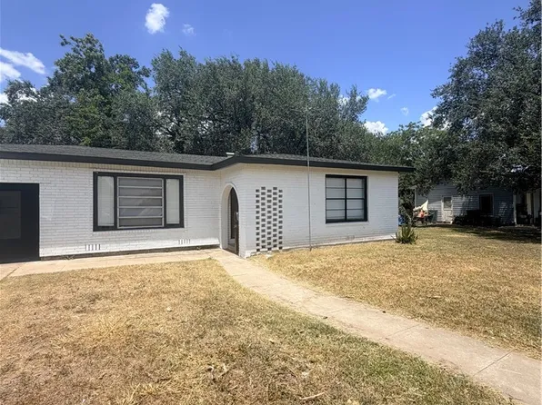 809 Loma St, Alice, TX 78332