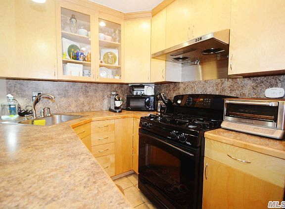4th image of 1328 Bell Blvd