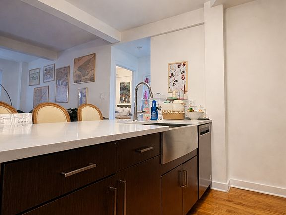 4th image of 10 W 74th St APT 1C