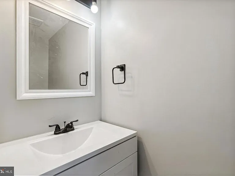 1534 S Charles St — Photo 18