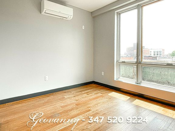 4th image of 12 Jefferson St #4