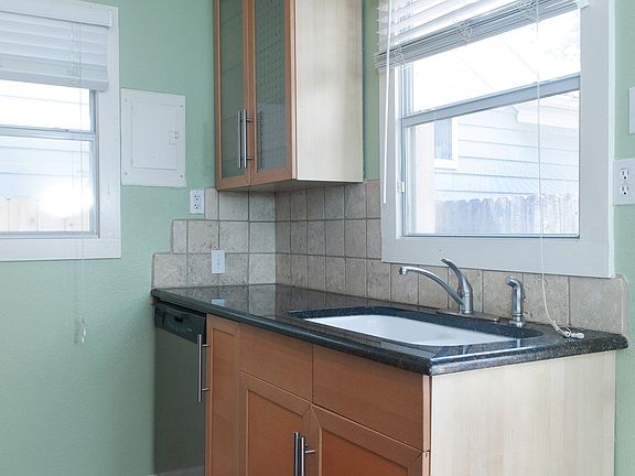5th image of 1110 W 22nd St APT 16