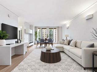 420 E Waterside Dr, Chicago, IL 60601