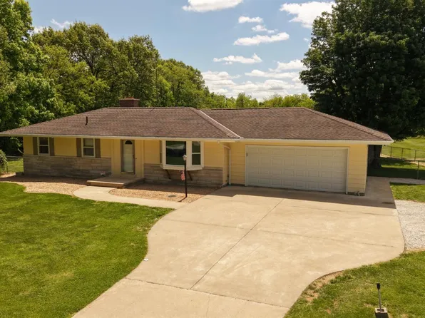 11285 Chesterville Rd, Moores Hill, IN 47032