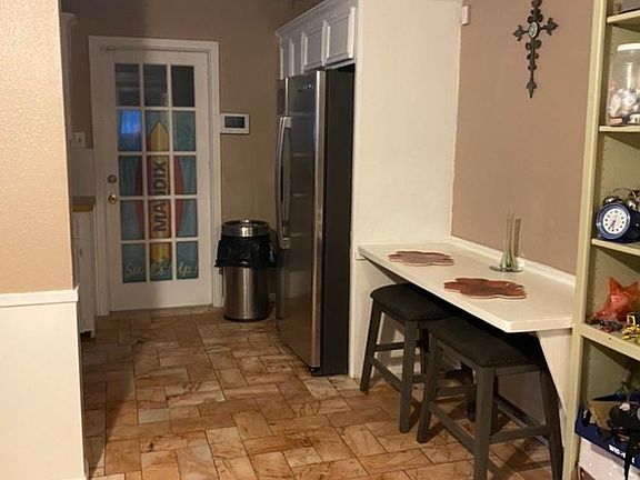 2nd image of 4309 Driftwood Pl