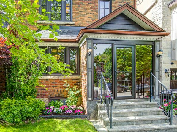 62 Roe Ave, Toronto, ON M5M 2H7