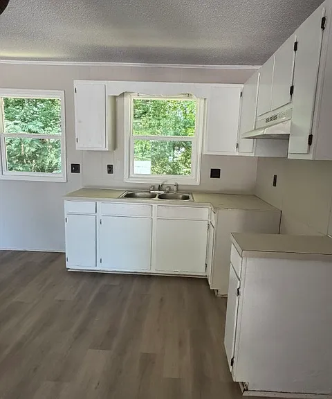516 Burgess St #F — Photo 5