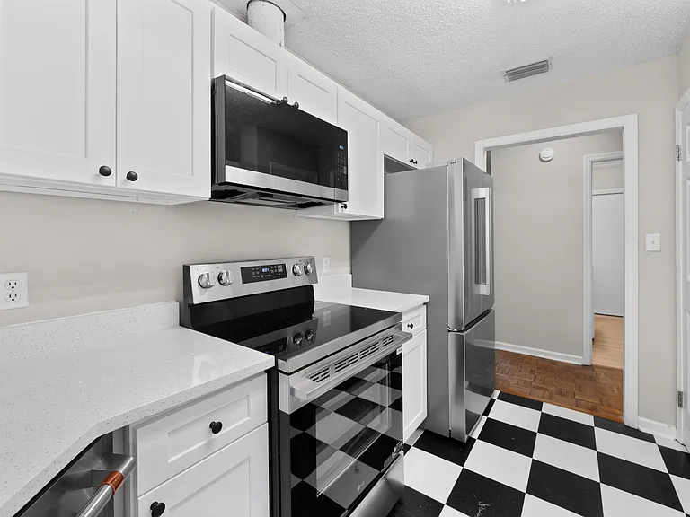 119 Palm Valley Woods Dr — Photo 2