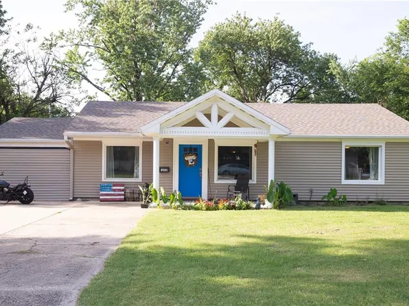 1004 E Main St, Cherryvale, KS 67335